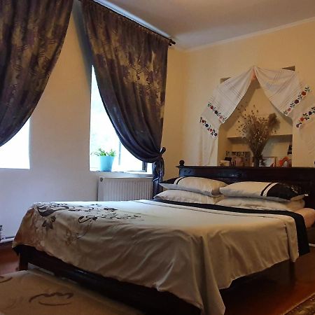Authentic Apartment In The Centre Кишинёв Экстерьер фото